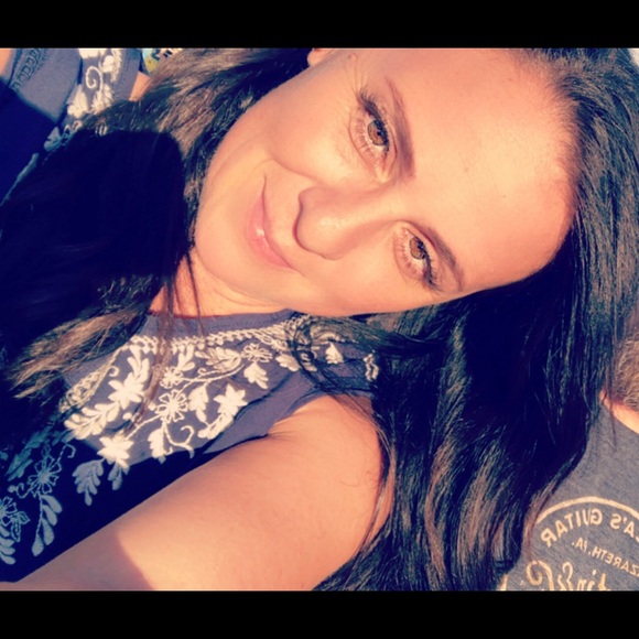 Meet your Posher, Jennifer - Picture 1 of 1